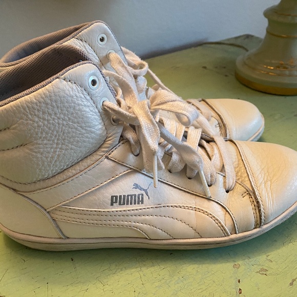 Vintage Puma white leather mid top sneakers - Picture 2 of 3